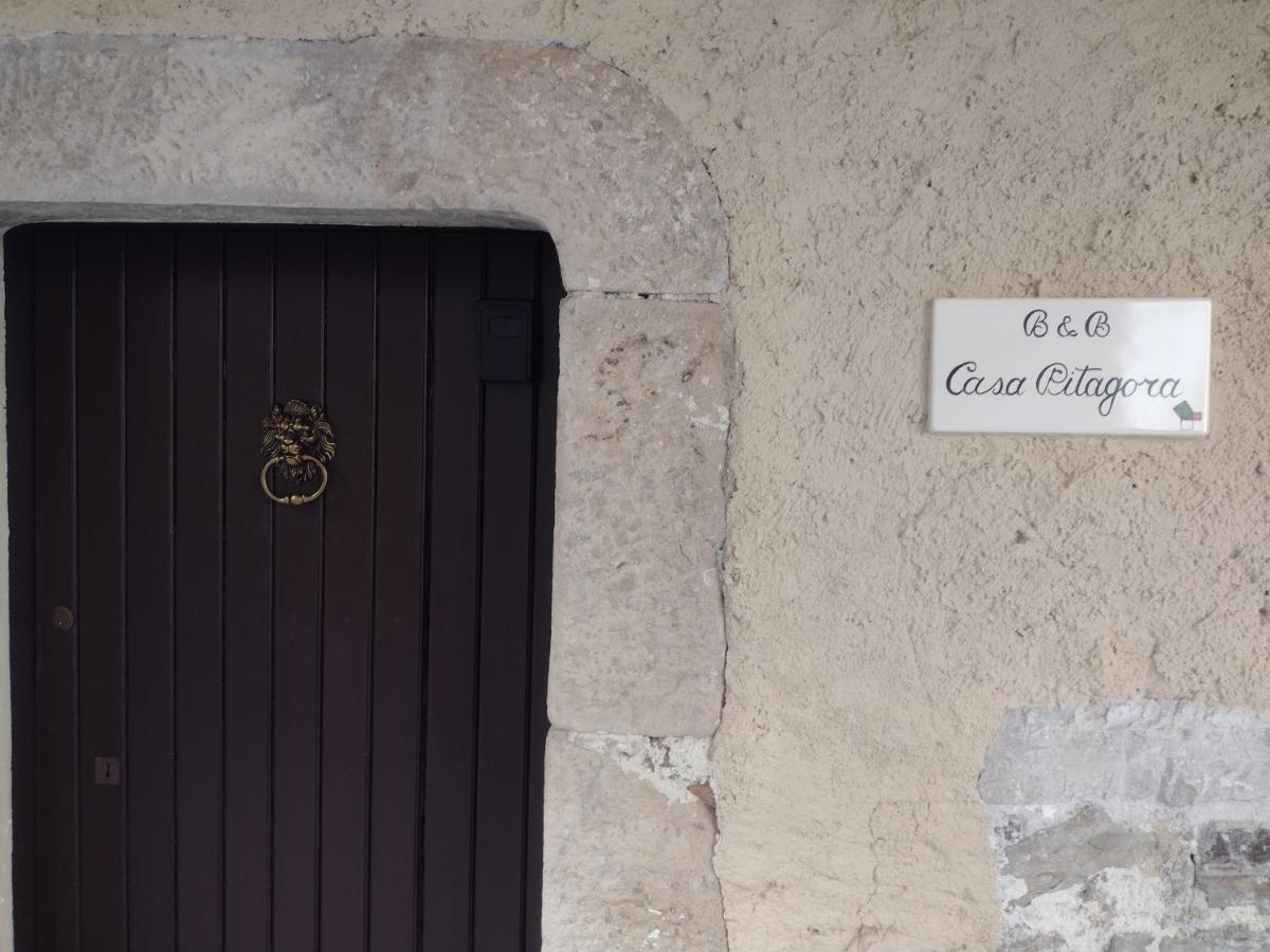 Casa Pitagora Villa Pesche Kültér fotó